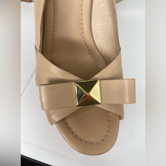 KATE SPADE Rock Stud Tan Wedge Sandals - Picture 9 of 10